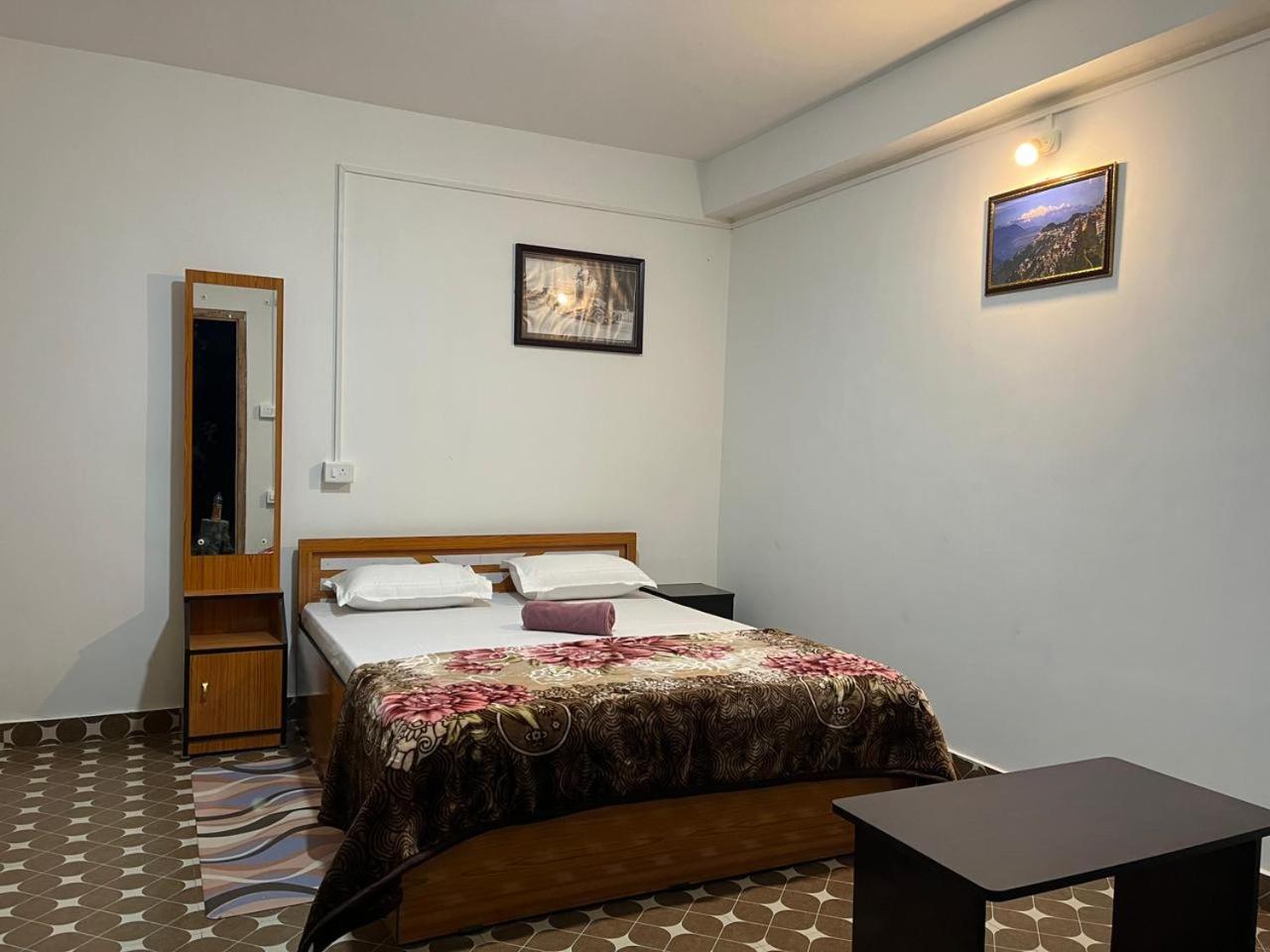 Pradhan Homestay Mirik - Homestay Beside Mirik Lake Exteriör bild