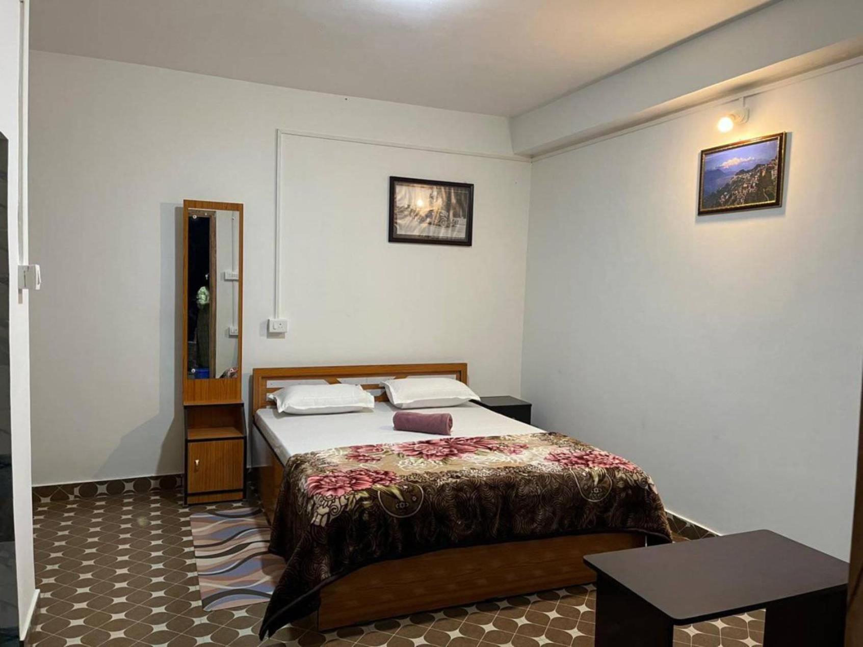 Pradhan Homestay Mirik - Homestay Beside Mirik Lake Exteriör bild